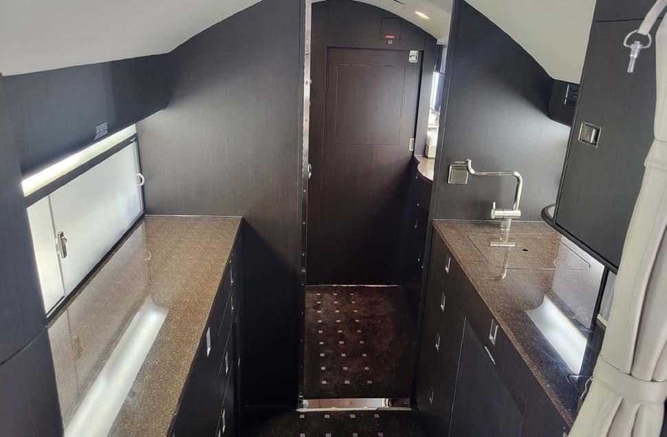 GIV-SP aft galley cabinetry