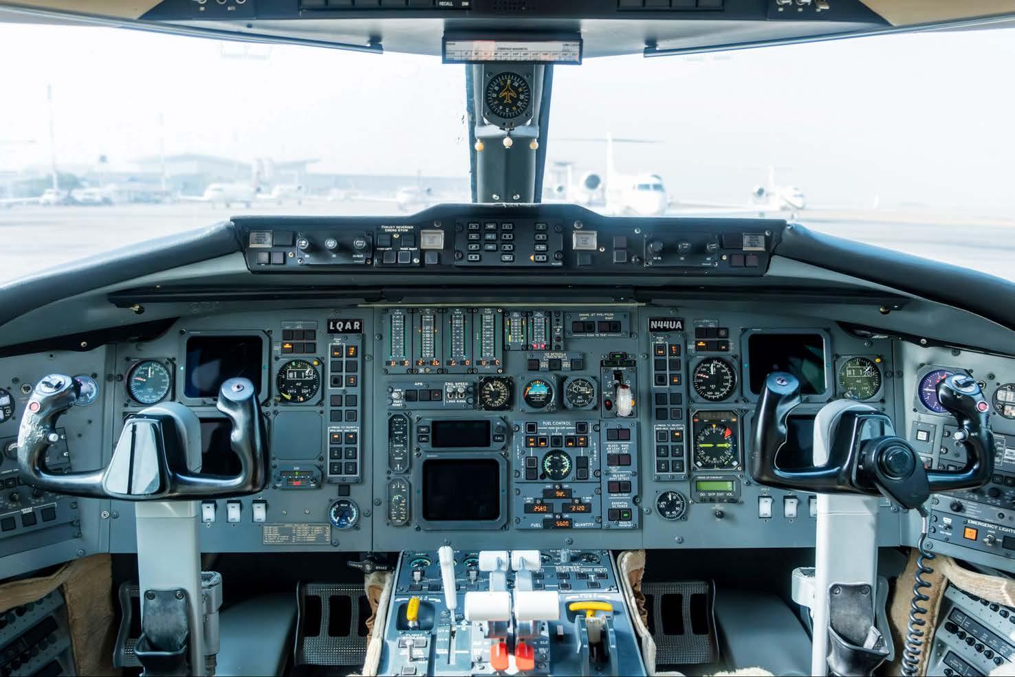 Challenger 601-3A cockpit